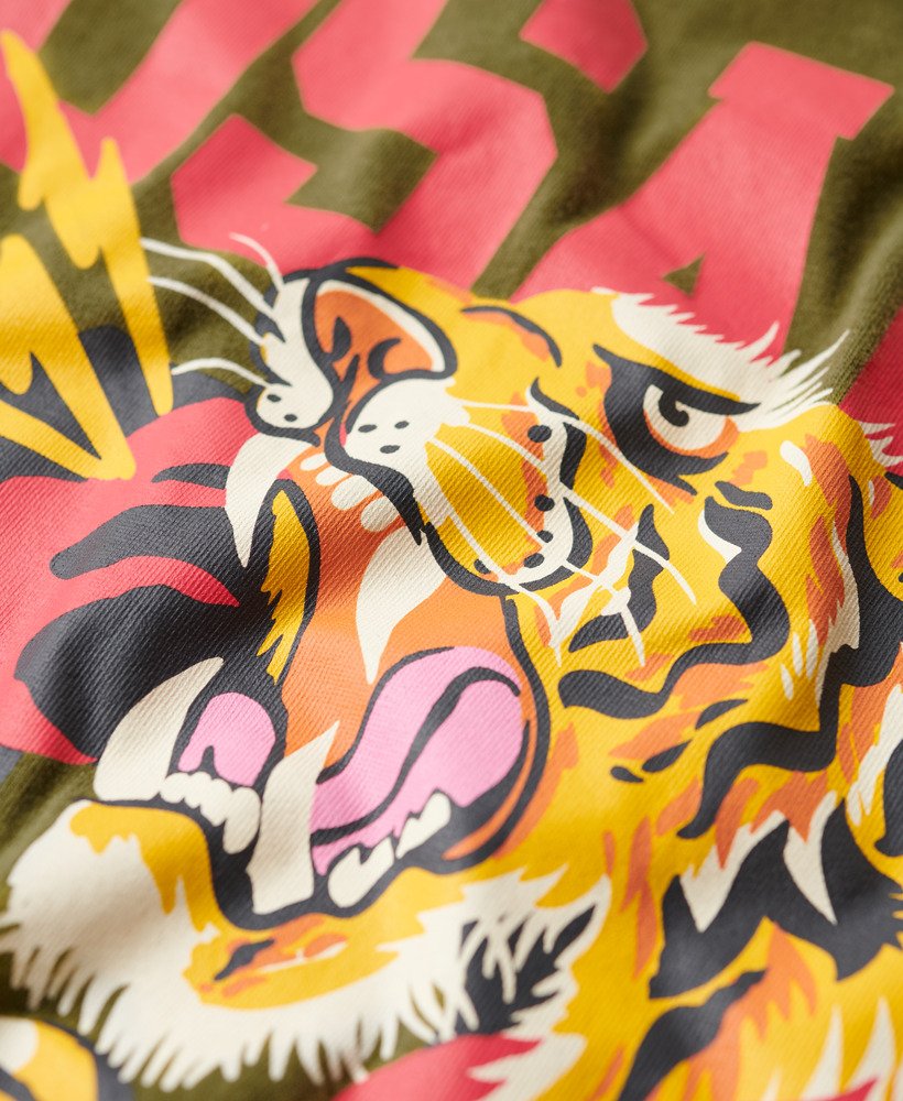 camiseta osaka 6 narrative na cor cáqui oliva