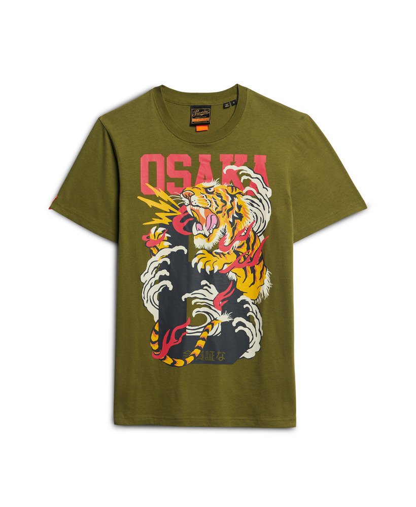 camiseta osaka 6 narrative na cor cáqui oliva