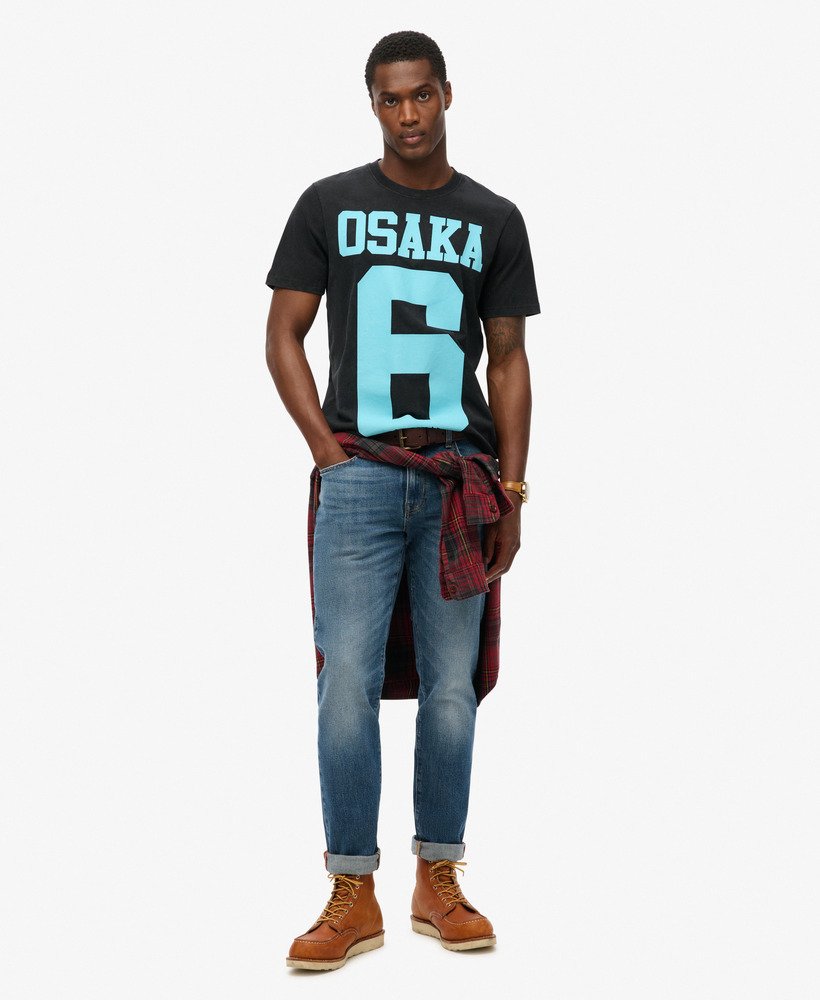 camiseta osaka 6 com estampa em relevo na cor preto jato