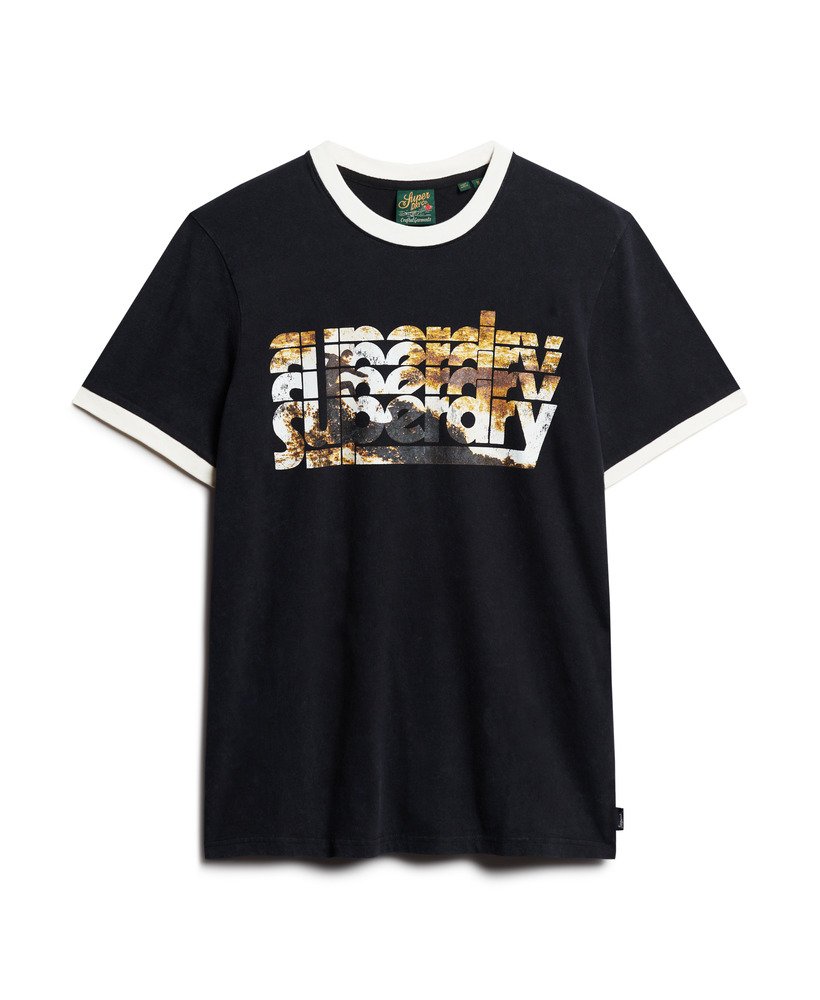 camiseta preta com logo fotográfico