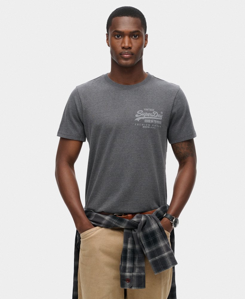 camiseta vintage logo heritage com estampa no peito na cor cinza granito mesclado