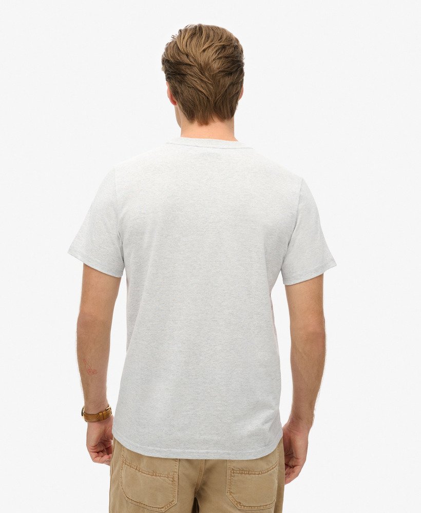 camiseta vintage logo heritage com estampa no peito em cinza mesclado