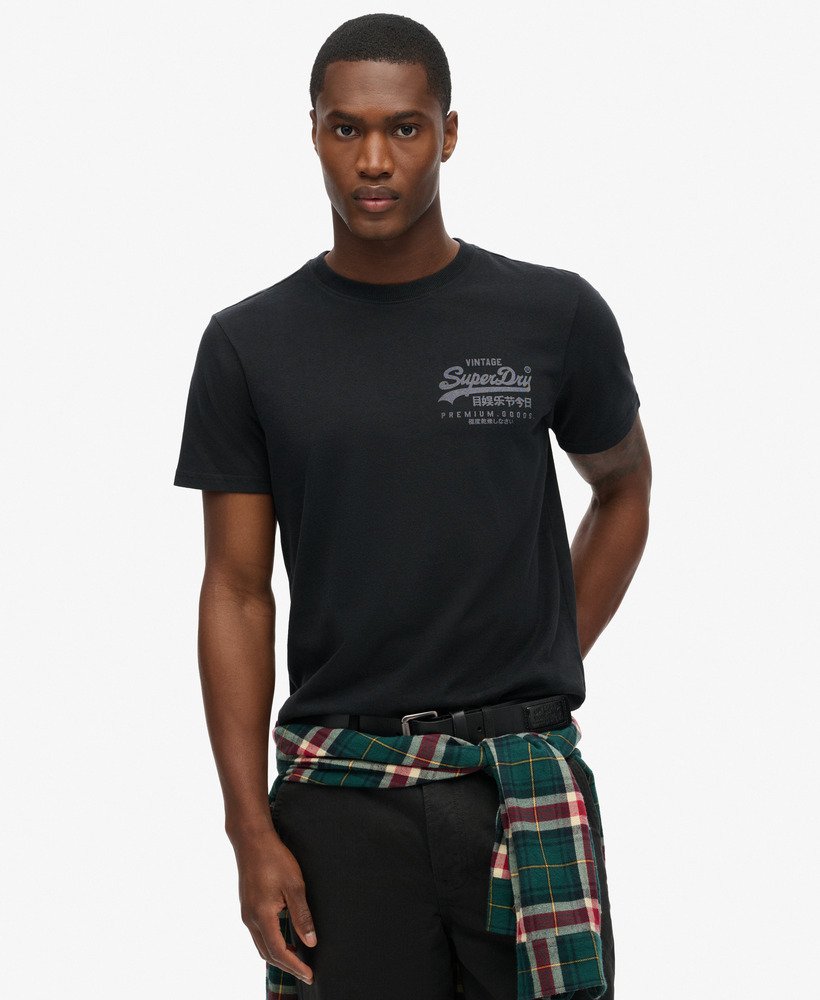 camiseta vintage logo heritage com estampa no peito na cor nero black mescla.