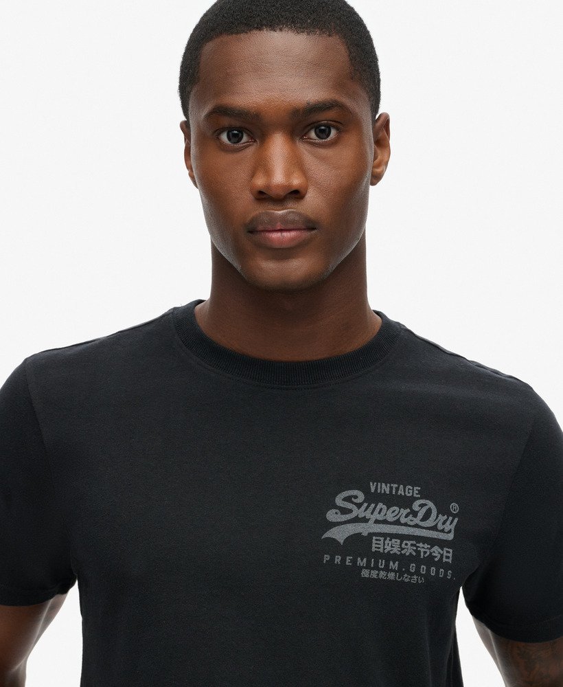 camiseta vintage logo heritage com estampa no peito na cor nero black mescla.