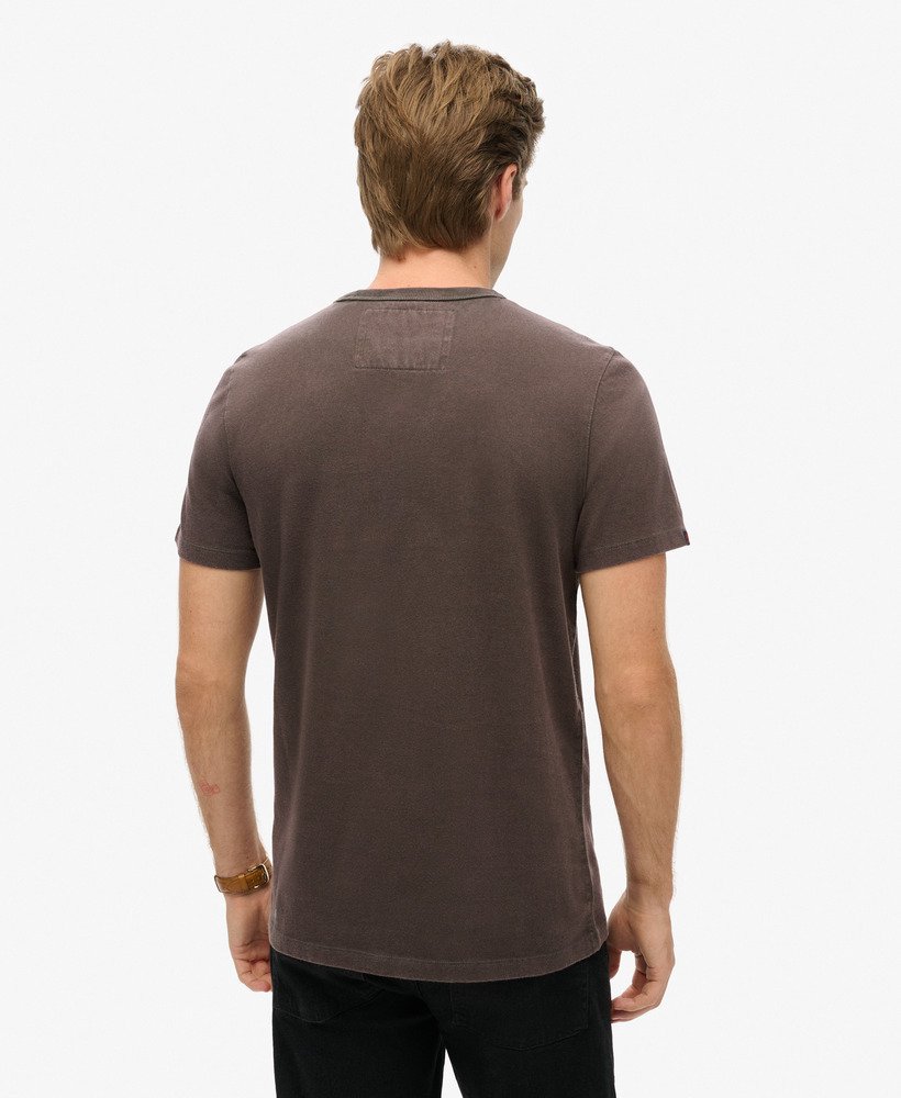 camiseta vintage esportiva de manga curta em verde acinzentado escuro
