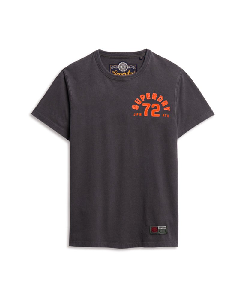 camiseta vintage esportiva de manga curta na cor preta grafite.
