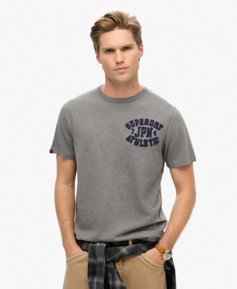 camiseta vintage esportiva de manga curta na cor cinza mescla médio.
