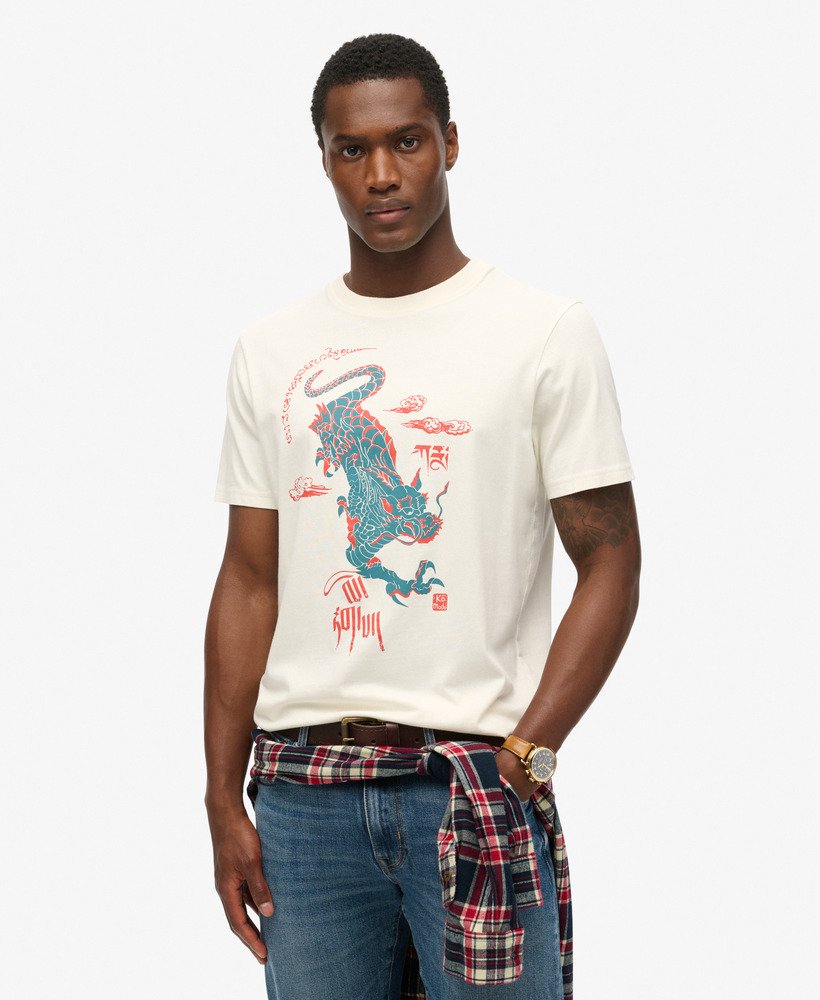camiseta superdry x komodo kailash dragon na cor new chalk white