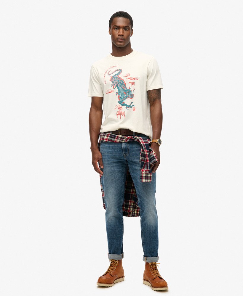 camiseta superdry x komodo kailash dragon na cor new chalk white