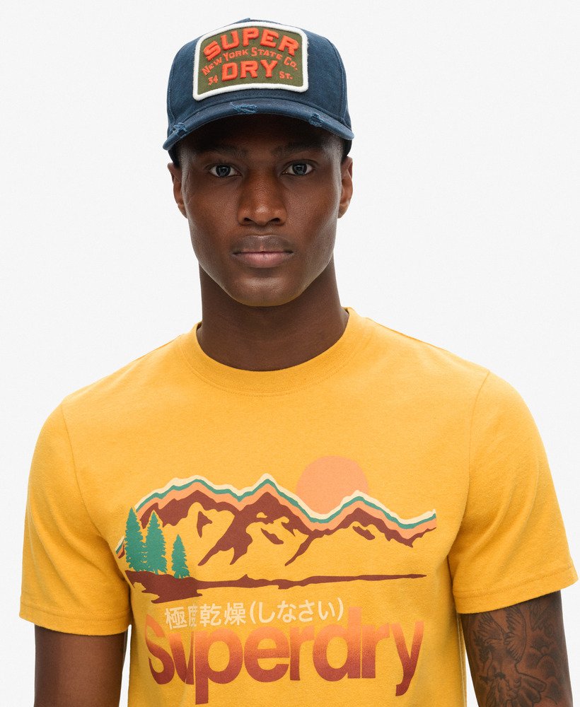 camiseta com estampa great outdoors em amarelo mostarda mesclado