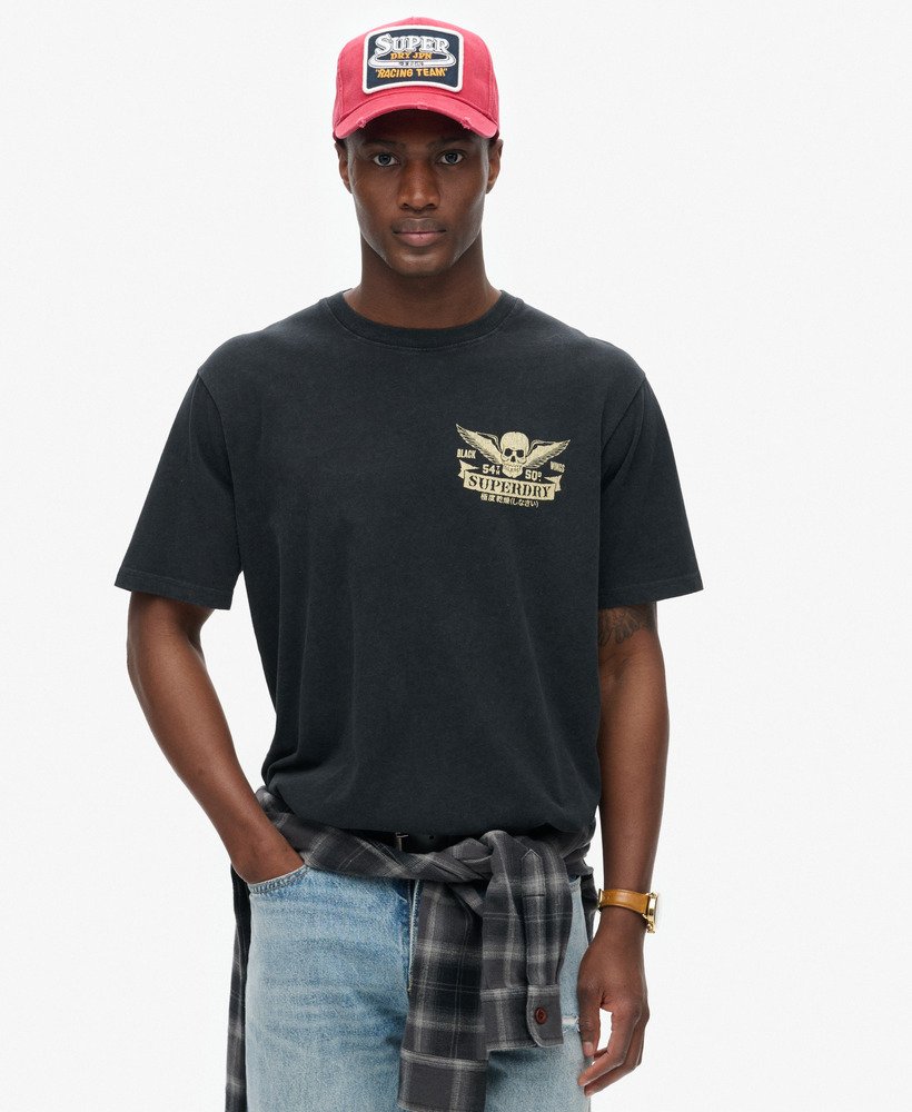 camiseta folgada com estampa de rock de motociclista na cor preta heavy metal.