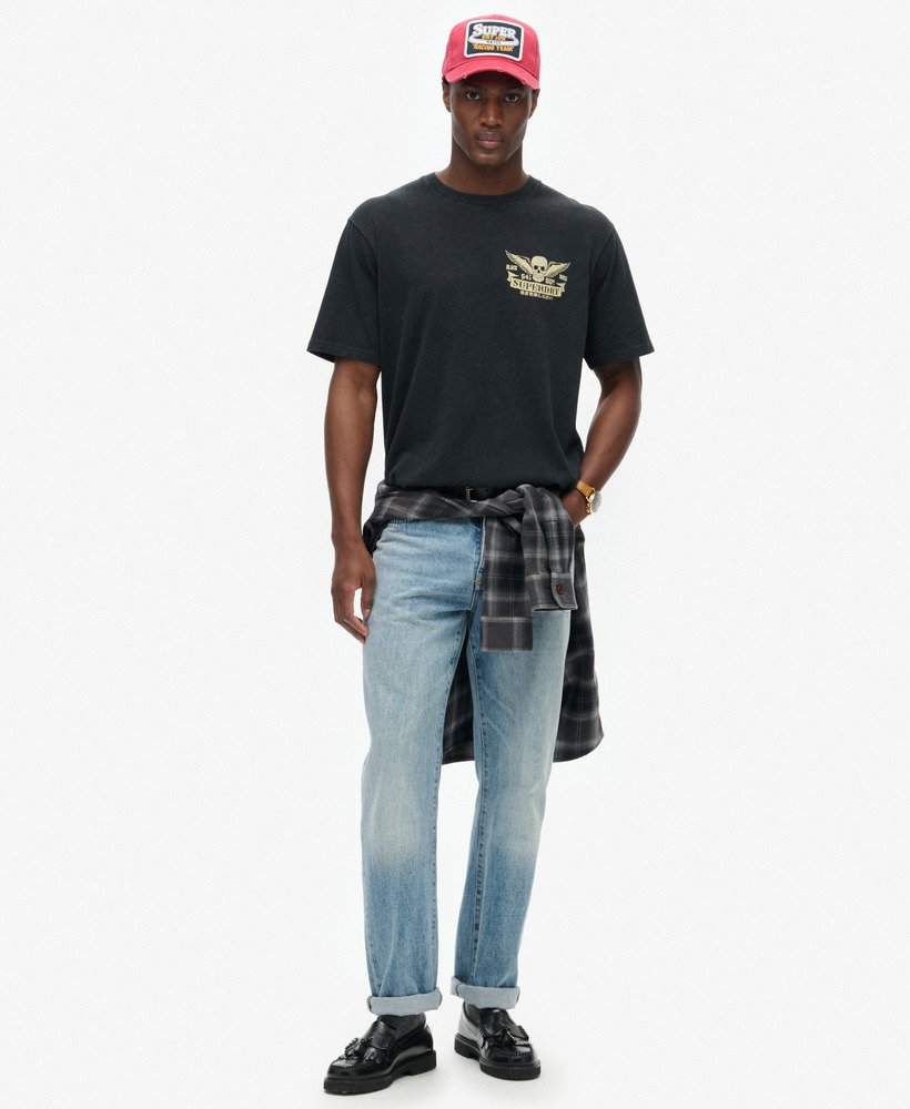 camiseta folgada com estampa de rock de motociclista na cor preta heavy metal.