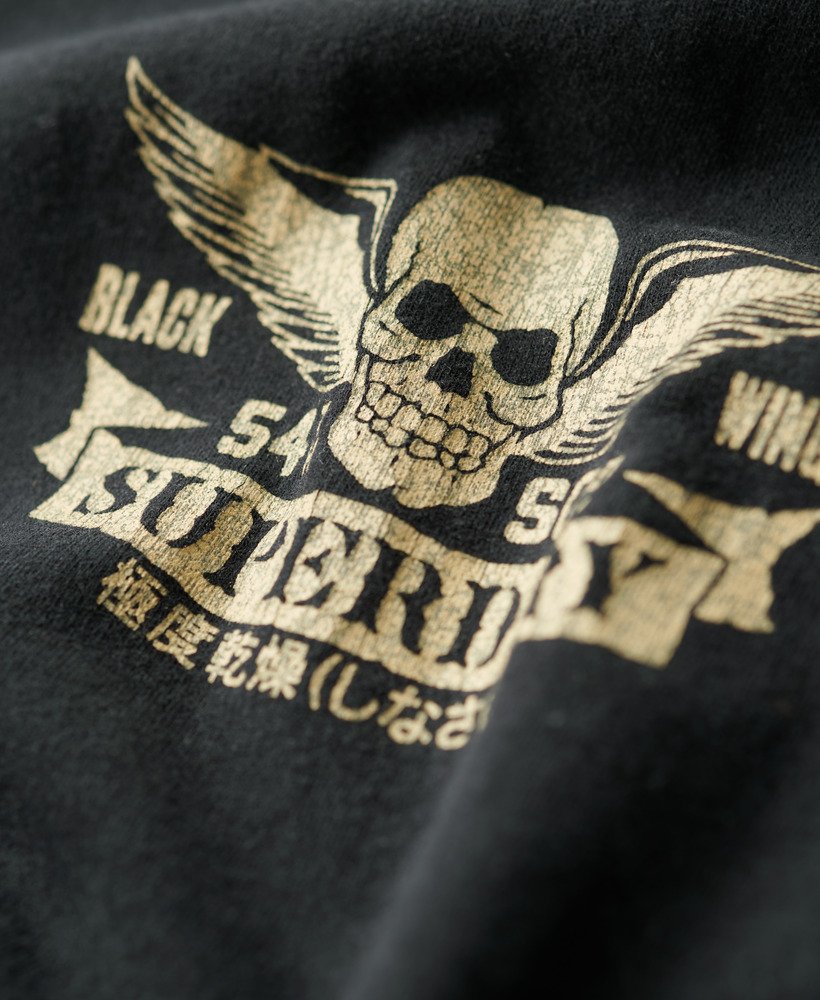 camiseta folgada com estampa de rock de motociclista na cor preta heavy metal.