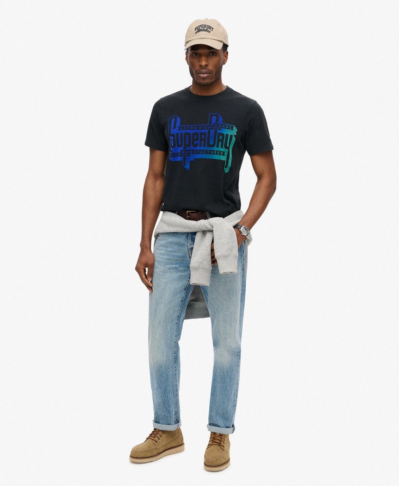 camiseta com estampa degradê flocada na cor nero black mescla.
