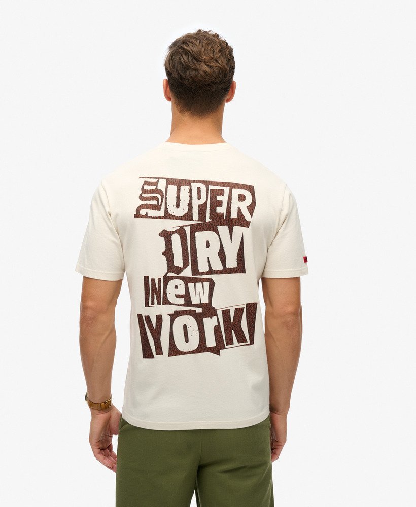 camiseta folgada com estampa punk lo-fi na cor creme