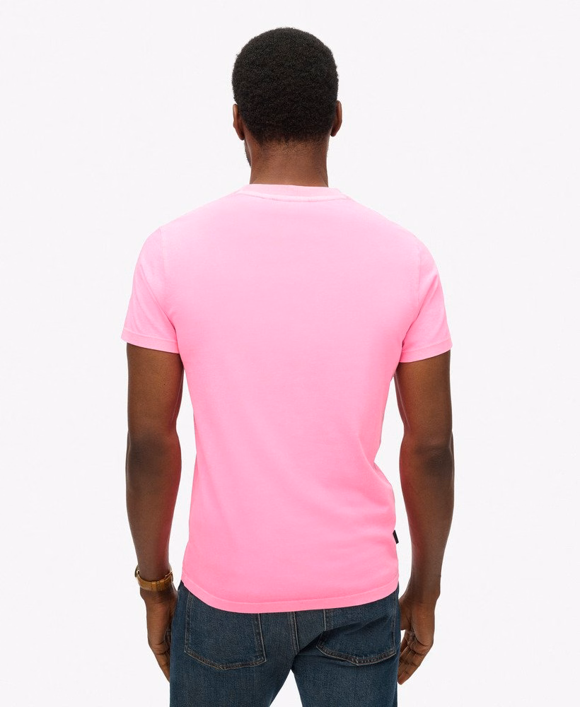 Camiseta Neon com Logo Essencial Bordado