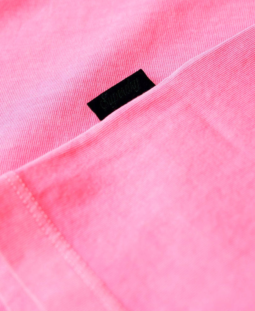 Camiseta Neon com Logo Essencial Bordado