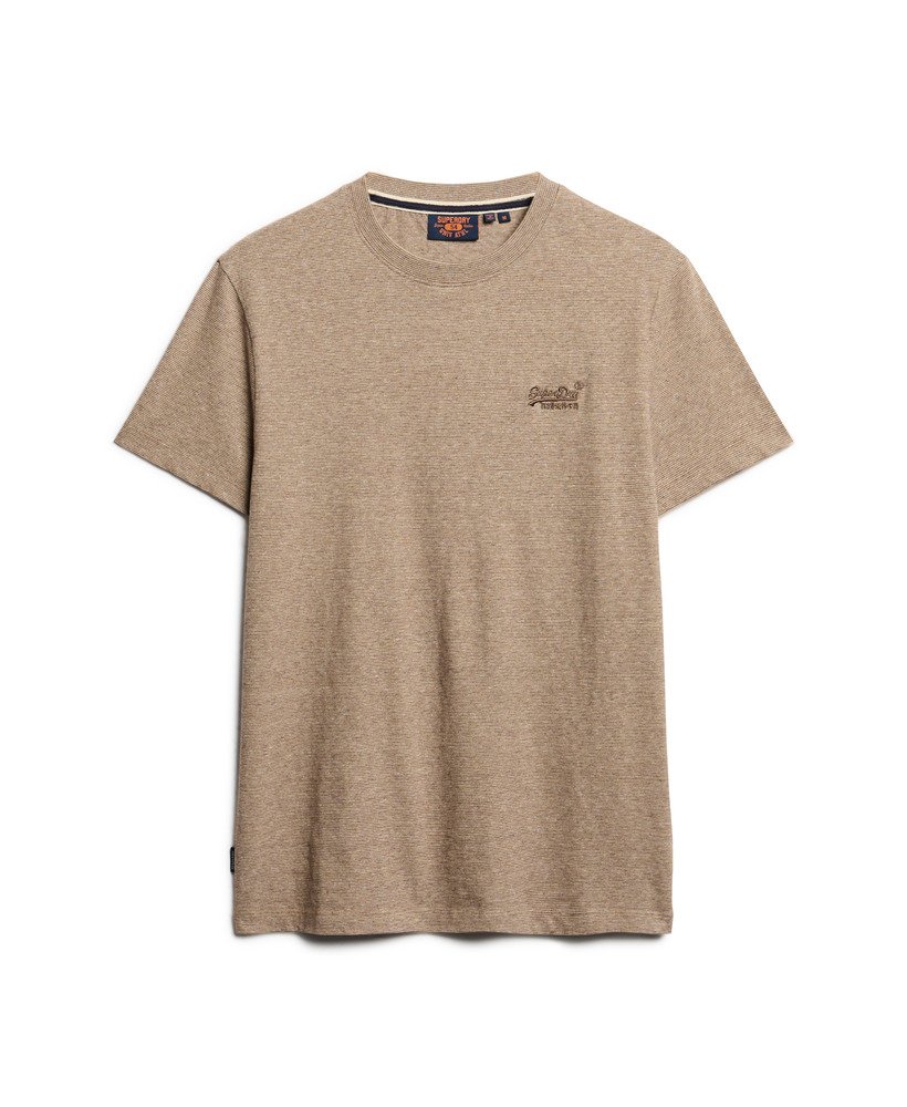 camiseta essential logo em algodão orgânico na cor areia do deserto.