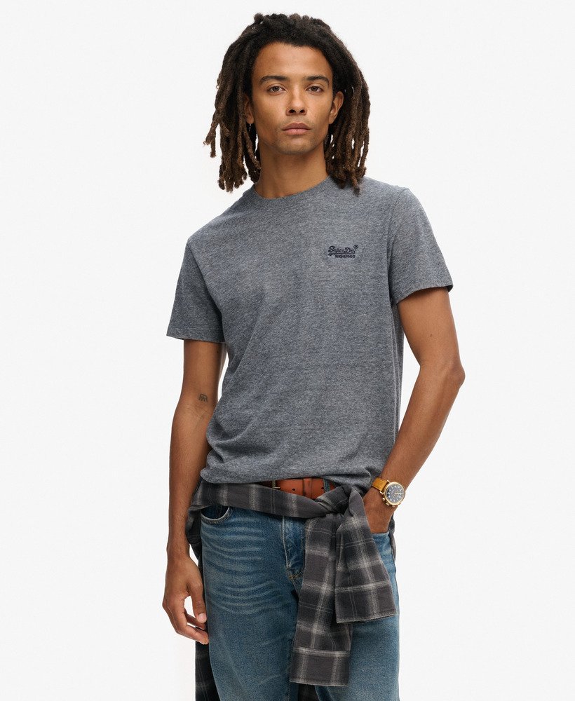 camiseta essential logo em algodão orgânico na cor eclipse navygrey mescla feeder