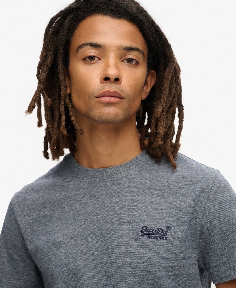 camiseta essential logo em algodão orgânico na cor eclipse navygrey mescla feeder