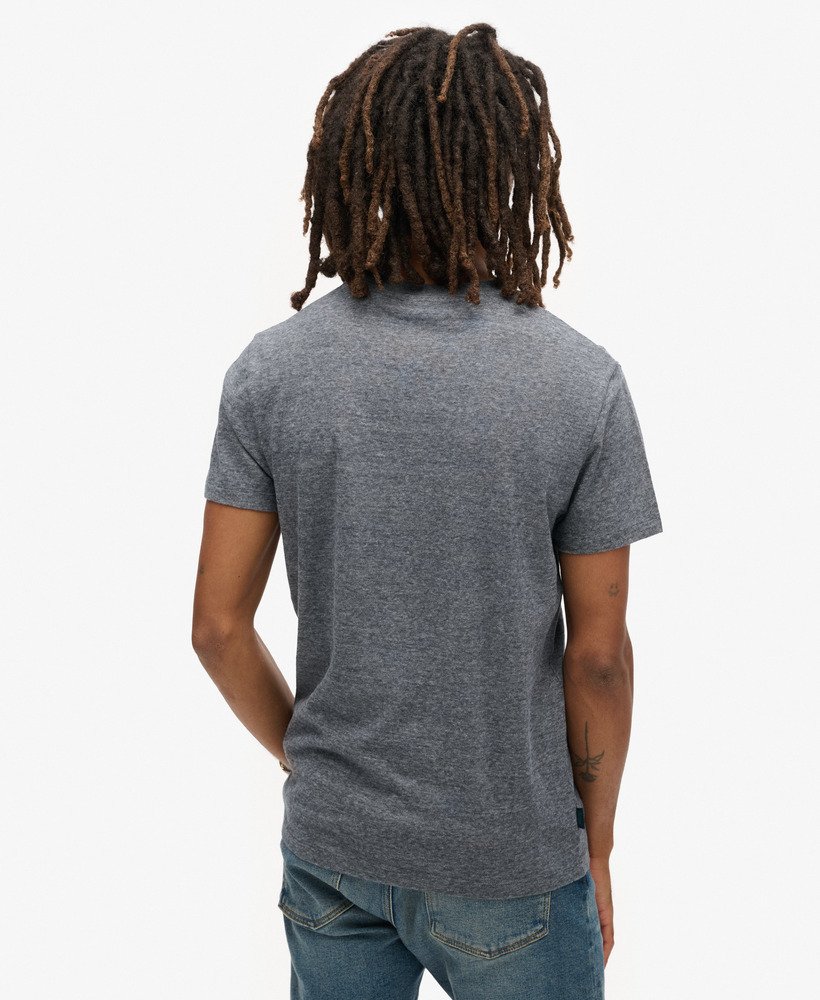 camiseta essential logo em algodão orgânico na cor eclipse navygrey mescla feeder
