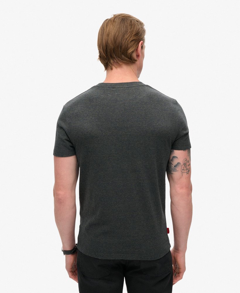 camiseta essential logo em algodão orgânico na cor eclipse navyolive feeder