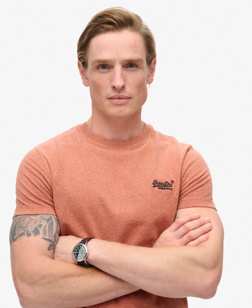 camiseta essential logo em algodão orgânico na cor laranja gritada