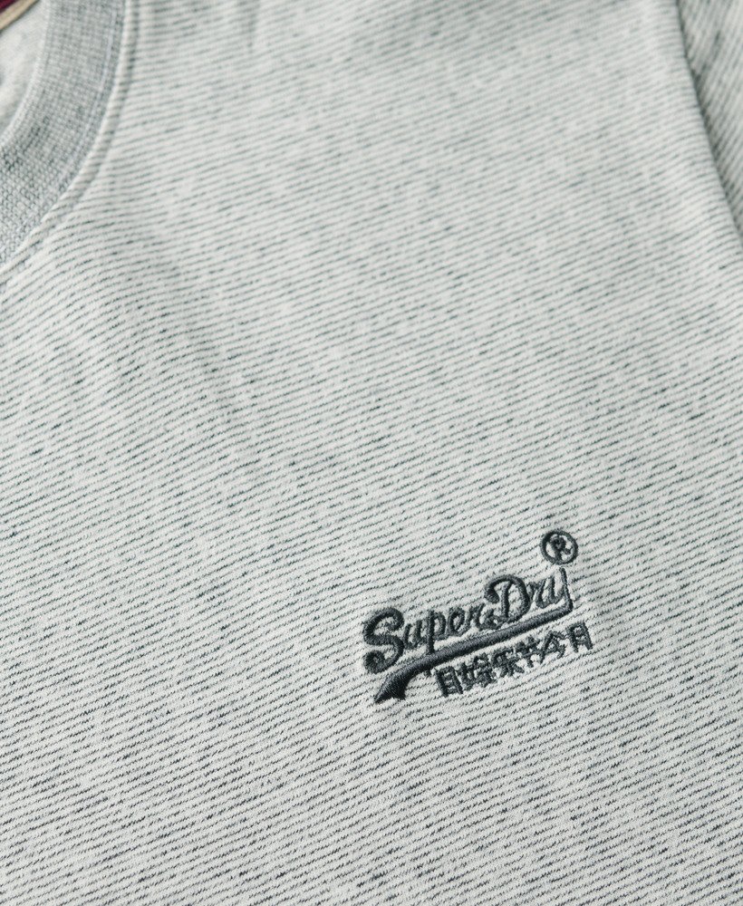 camiseta essential logo em algodão orgânico cinza claro grindle feeder