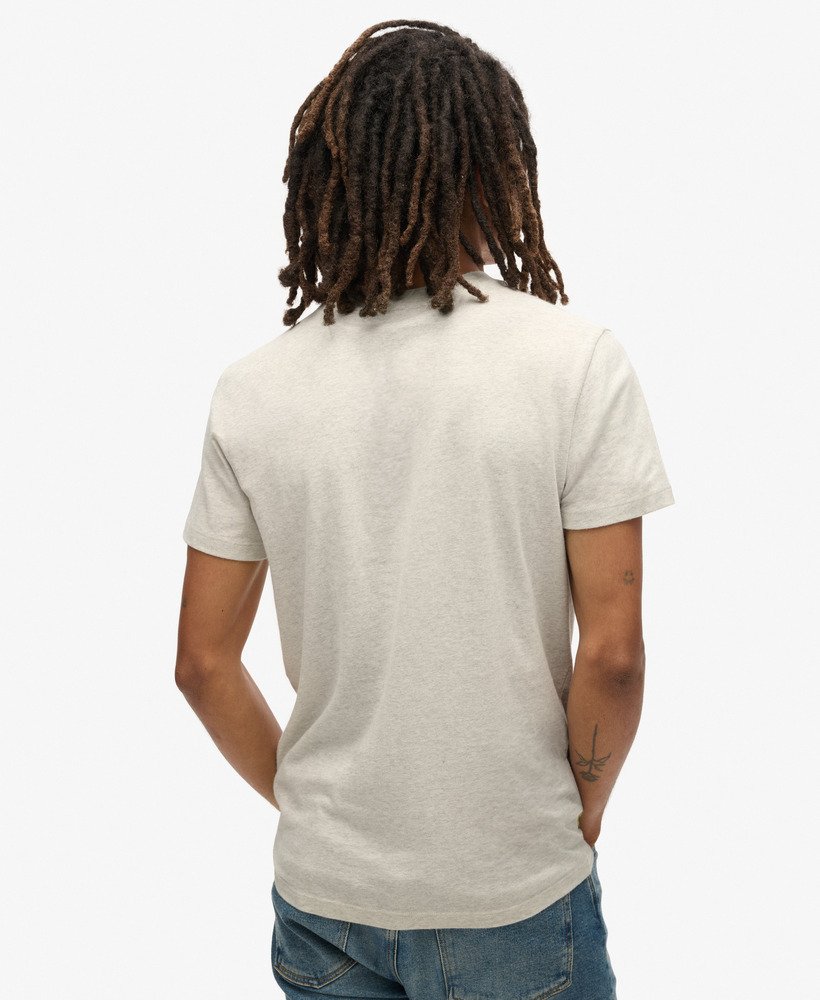 camiseta essential logo em algodão orgânico na cor cinza claroazul fluorescente