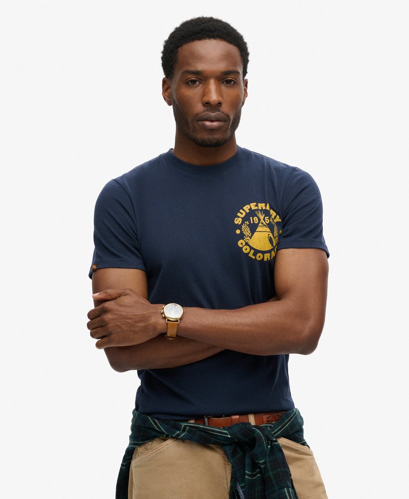 camiseta outdoor graphic na cor navy mesl