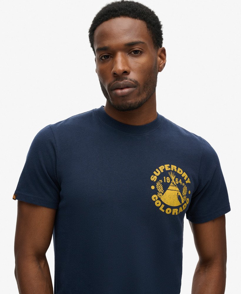 camiseta outdoor graphic na cor navy mesl