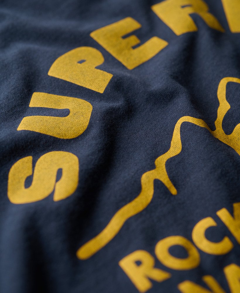 camiseta outdoor graphic na cor navy mesl