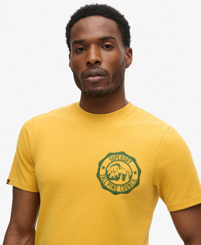 camiseta outdoor graphic em amarelo mostarda mesclado