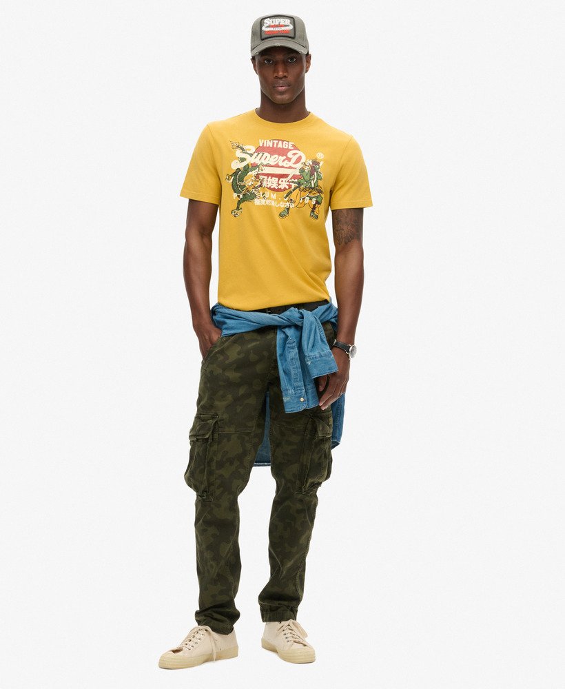 camiseta tokyo graphic na cor amarelo petróleo