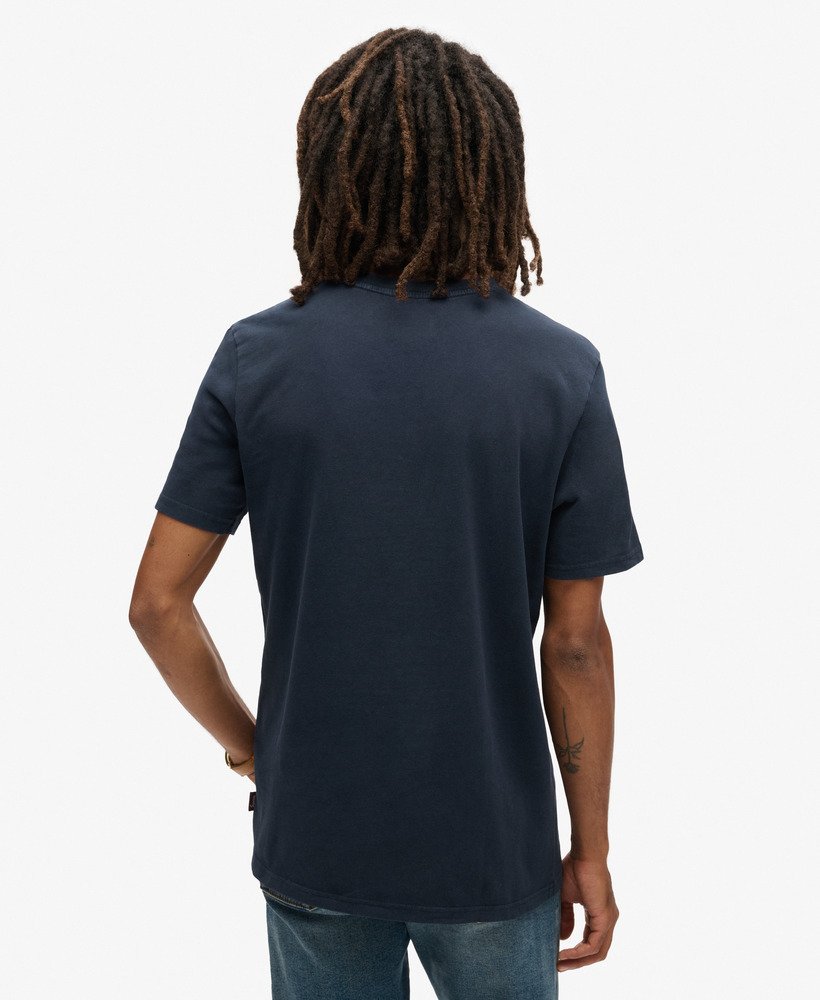 camiseta tokyo graphic na cor azul marinho escuro