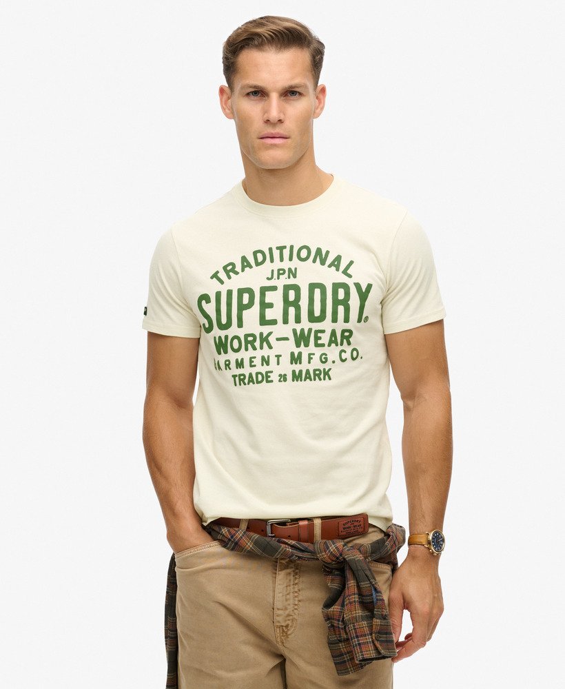 camiseta de trabalho para produtos fabricados na cor creme.