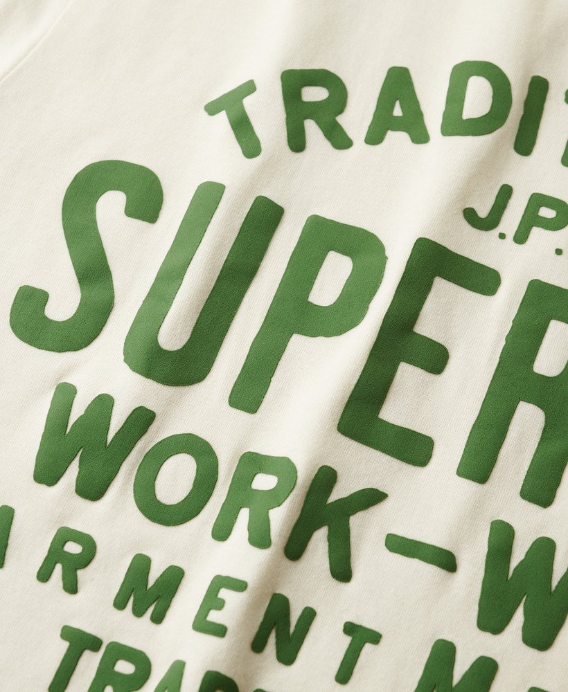 camiseta de trabalho para produtos fabricados na cor creme.