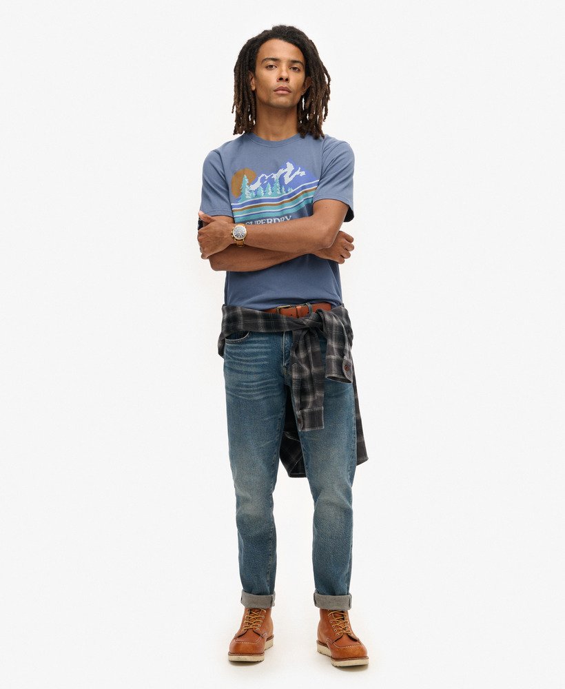 camiseta outdoor graphic stripe na cor azul eventide
