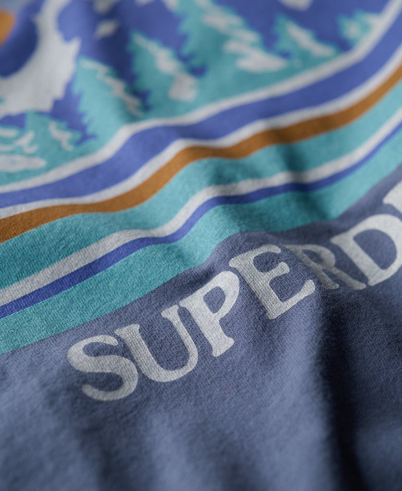 camiseta outdoor graphic stripe na cor azul eventide