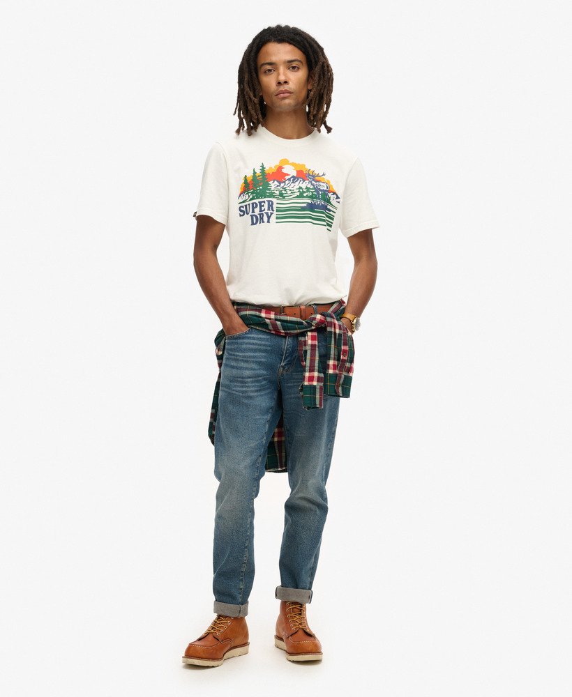 camiseta outdoor graphic stripe na cor branco inverno