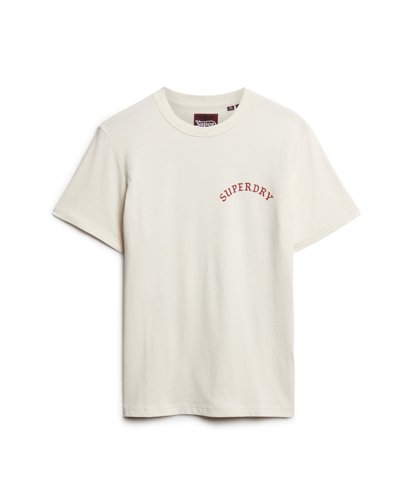 camiseta com estampa de tatuagem na cor creme.