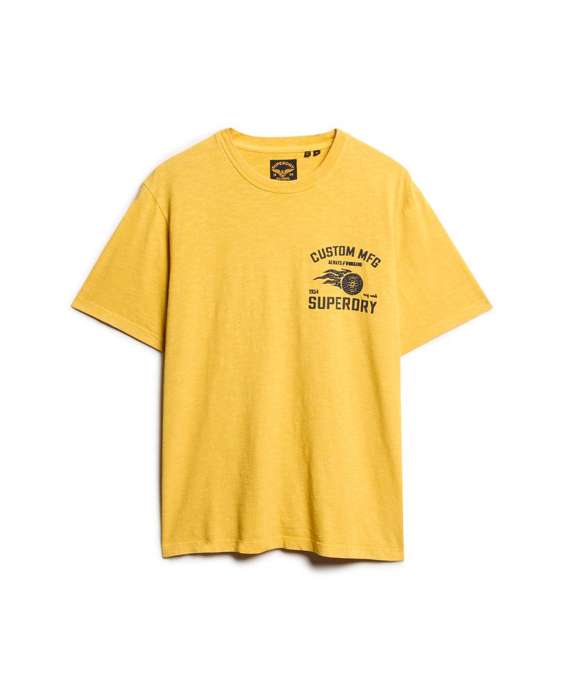 camiseta folgada com estampa de motociclista na cor amarela pigmentada.