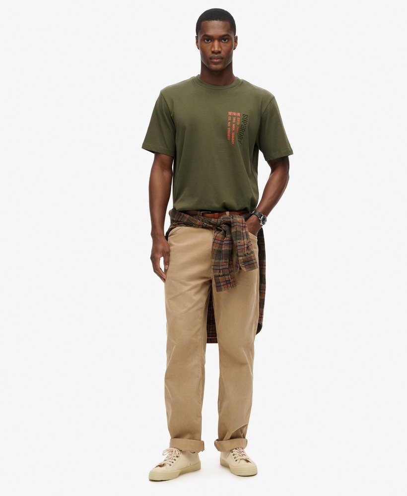 camiseta folgada utility sport logo na cor cáqui militar