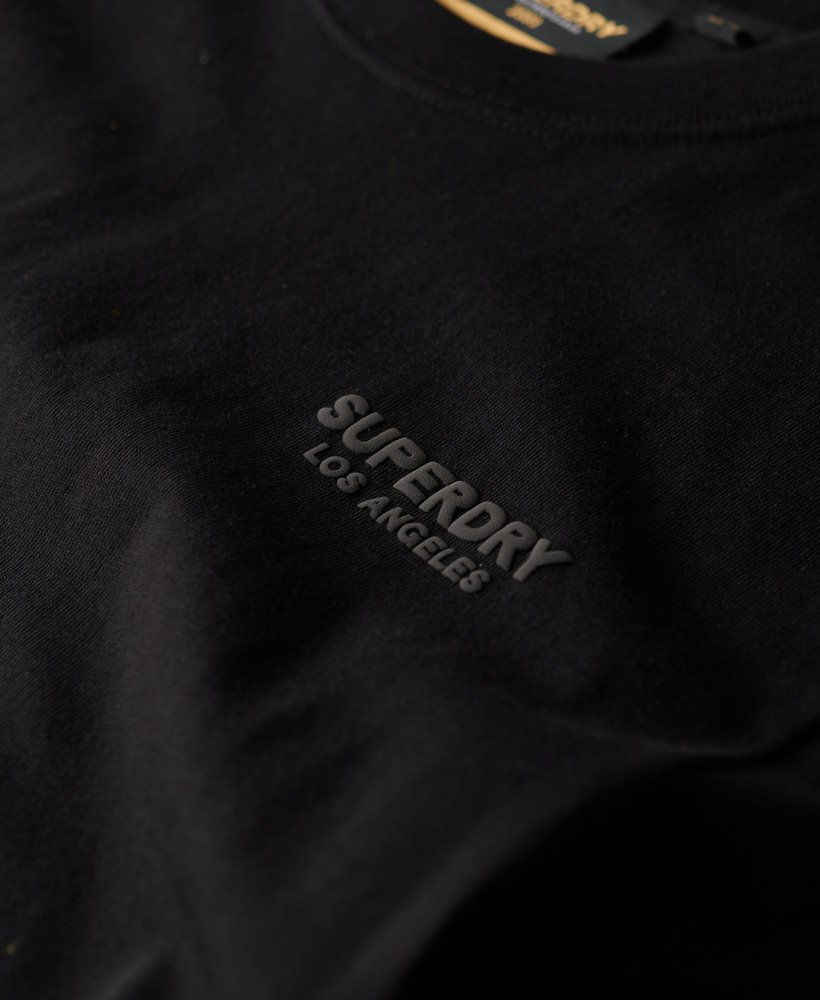 camiseta esportiva folgada de luxo na cor preta.