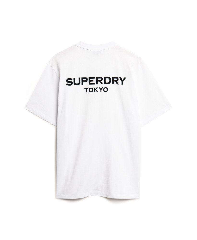 camiseta esportiva folgada de luxo na cor branca brilhante.