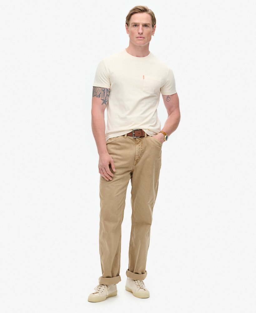 camiseta essential washed pocket na cor washed chalk