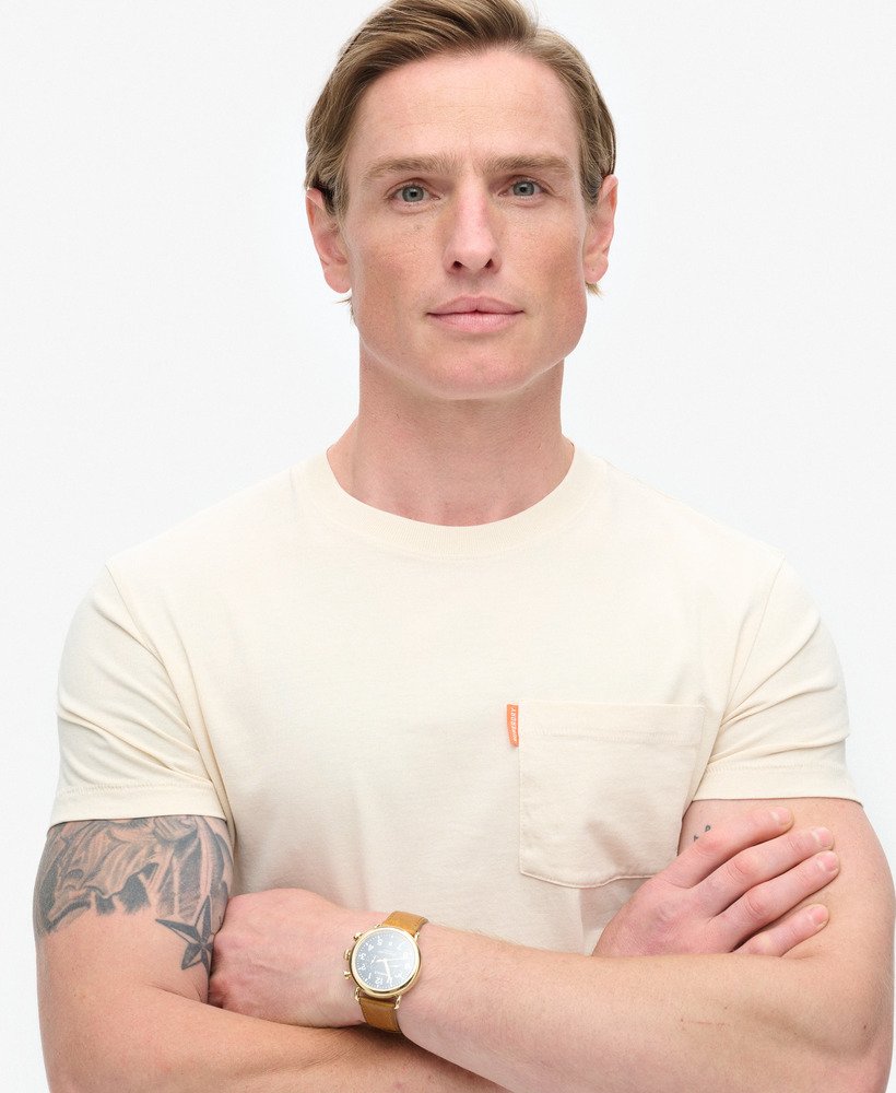 camiseta essential washed pocket na cor washed chalk