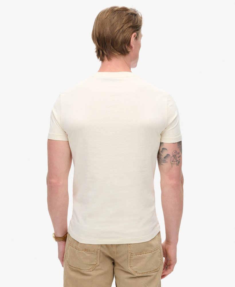 camiseta essential washed pocket na cor washed chalk