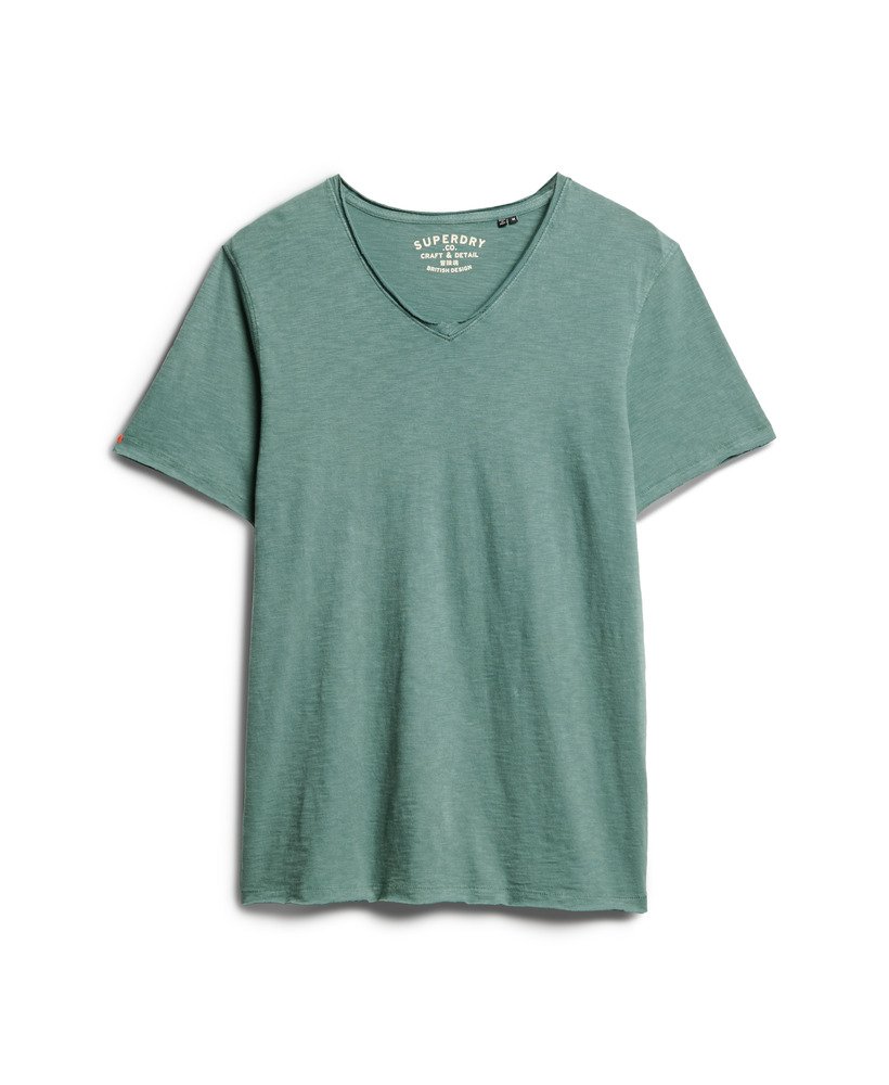 camiseta com decote em v e acabamento rústico na cor verde drius