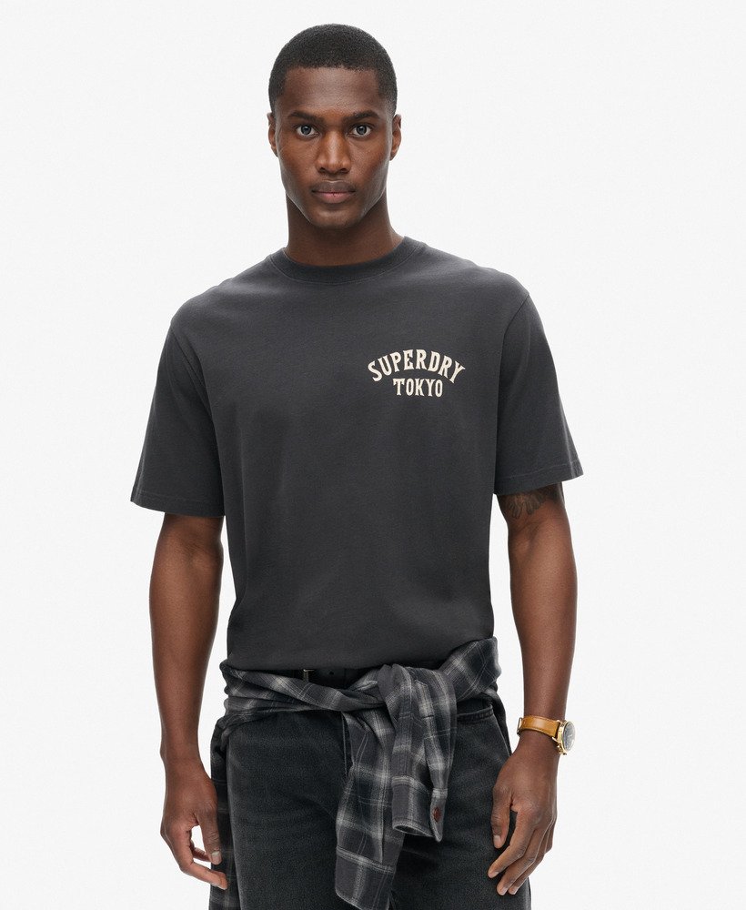 camiseta folgada com estampa de tatuagem nas costas na cor blackboard